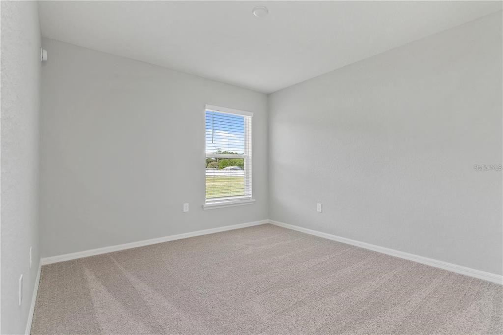 Activo con contrato: $359,000 (3 camas, 2 baños, 2002 Pies cuadrados)
