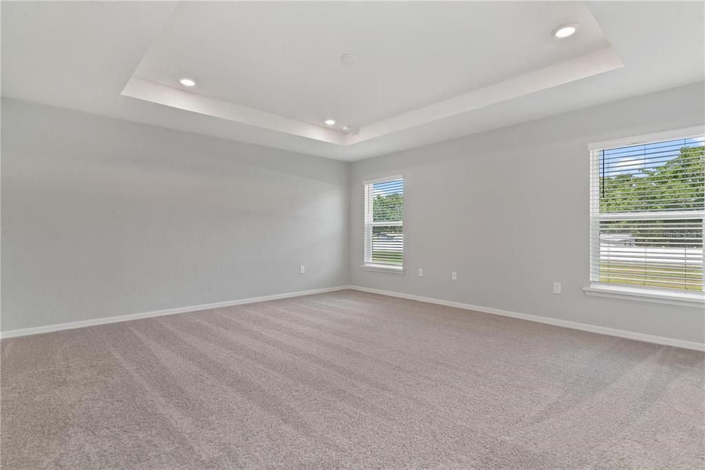 Activo con contrato: $359,000 (3 camas, 2 baños, 2002 Pies cuadrados)