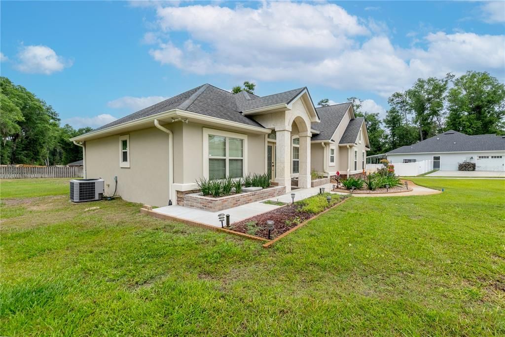 For Sale: $375,000 (3 beds, 2 baths, 1794 Square Feet)