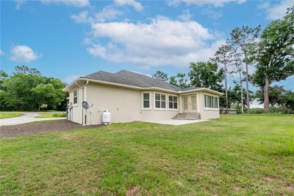 For Sale: $375,000 (3 beds, 2 baths, 1794 Square Feet)