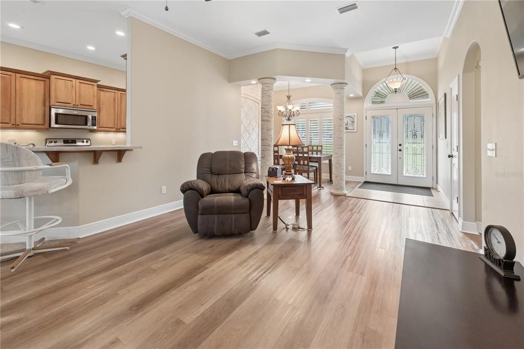 For Sale: $375,000 (3 beds, 2 baths, 1794 Square Feet)