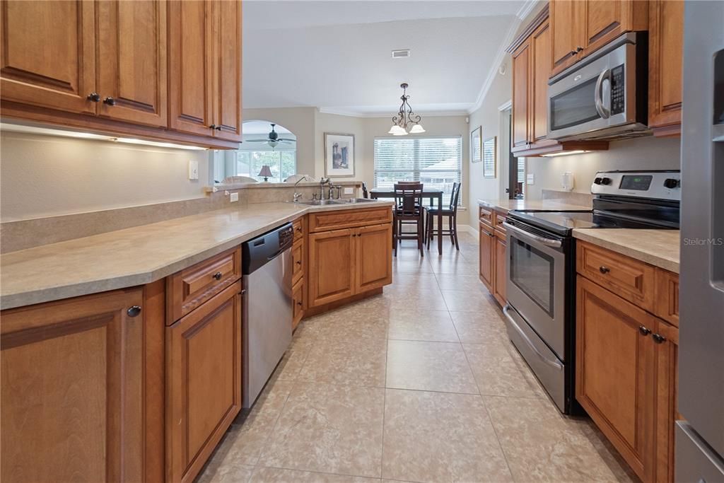 For Sale: $375,000 (3 beds, 2 baths, 1794 Square Feet)