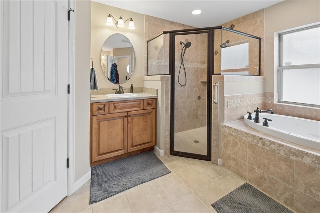 For Sale: $375,000 (3 beds, 2 baths, 1794 Square Feet)