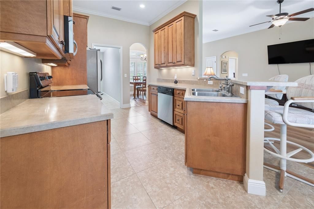 For Sale: $375,000 (3 beds, 2 baths, 1794 Square Feet)