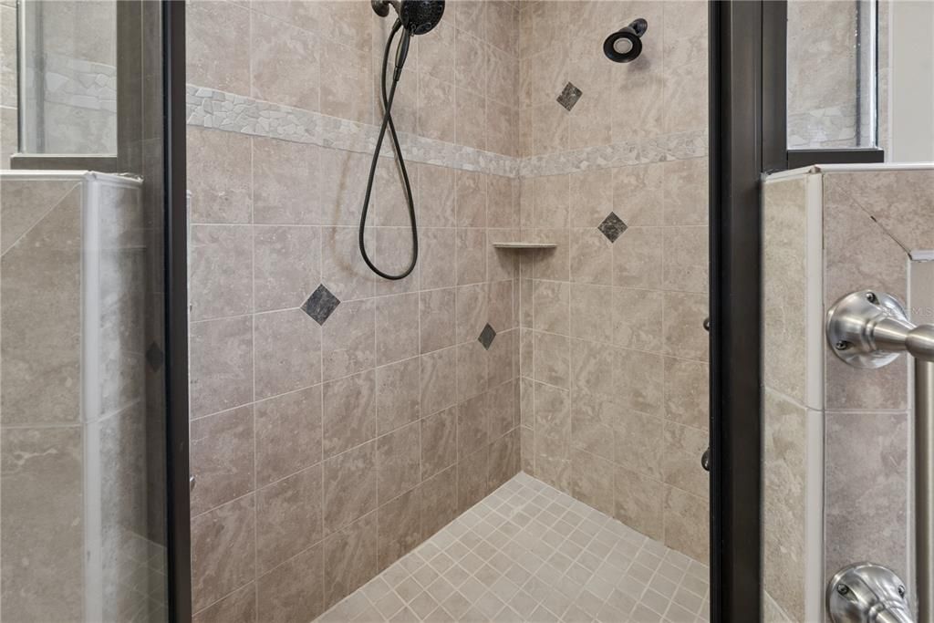 For Sale: $375,000 (3 beds, 2 baths, 1794 Square Feet)