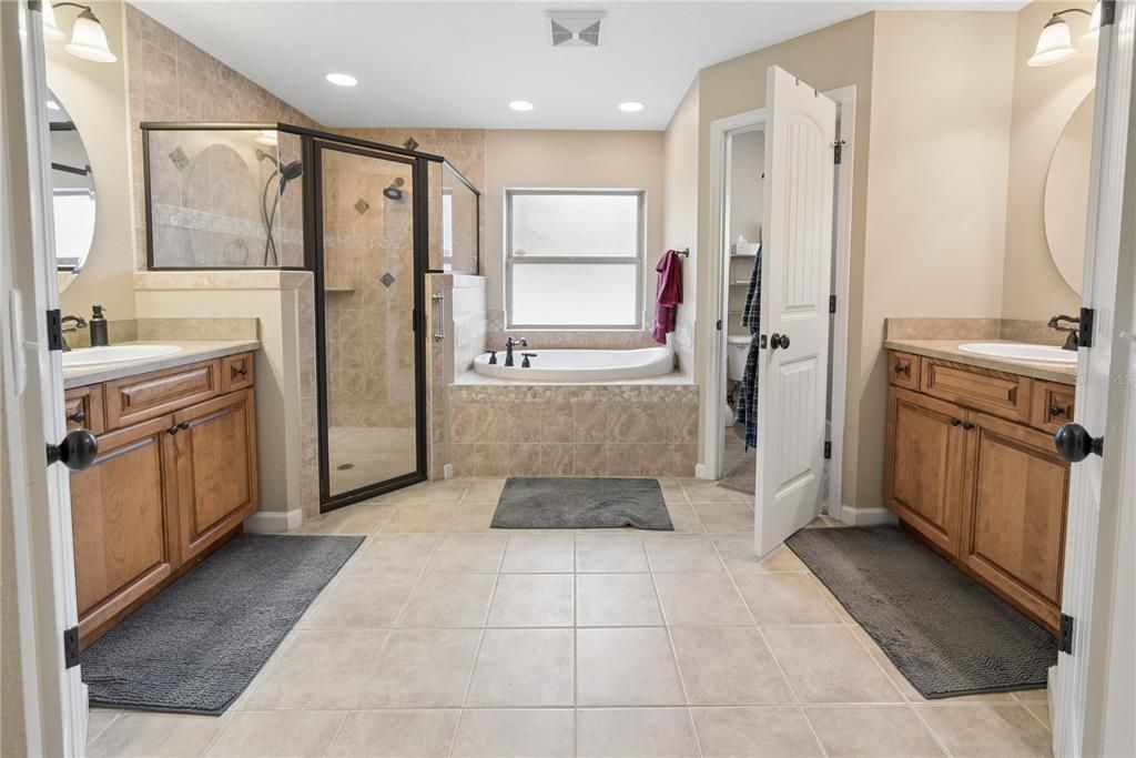 For Sale: $375,000 (3 beds, 2 baths, 1794 Square Feet)