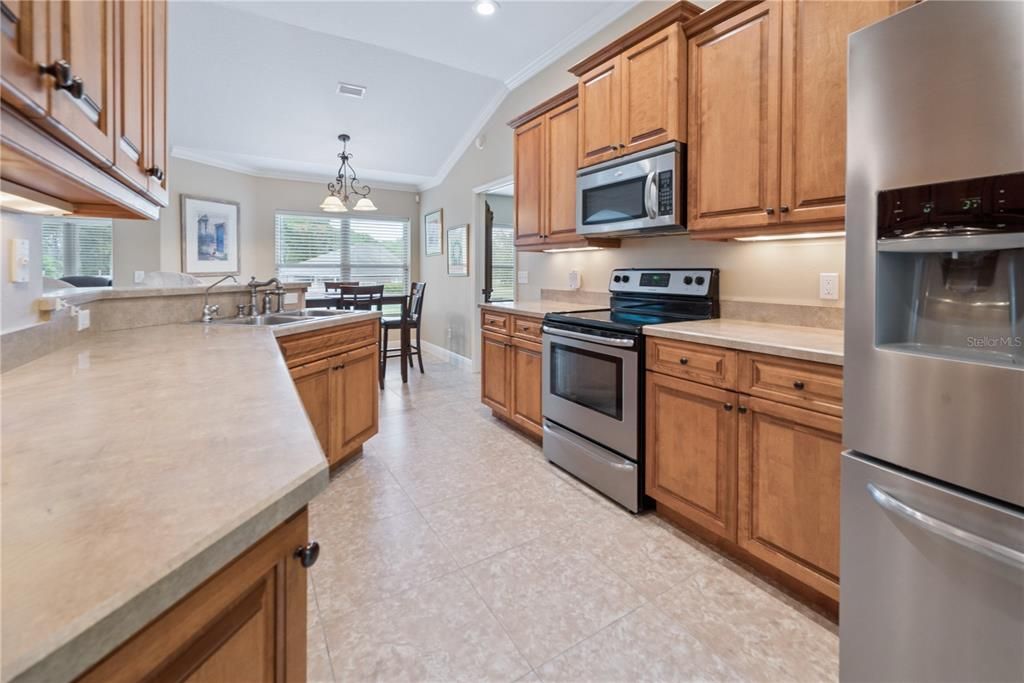 For Sale: $375,000 (3 beds, 2 baths, 1794 Square Feet)
