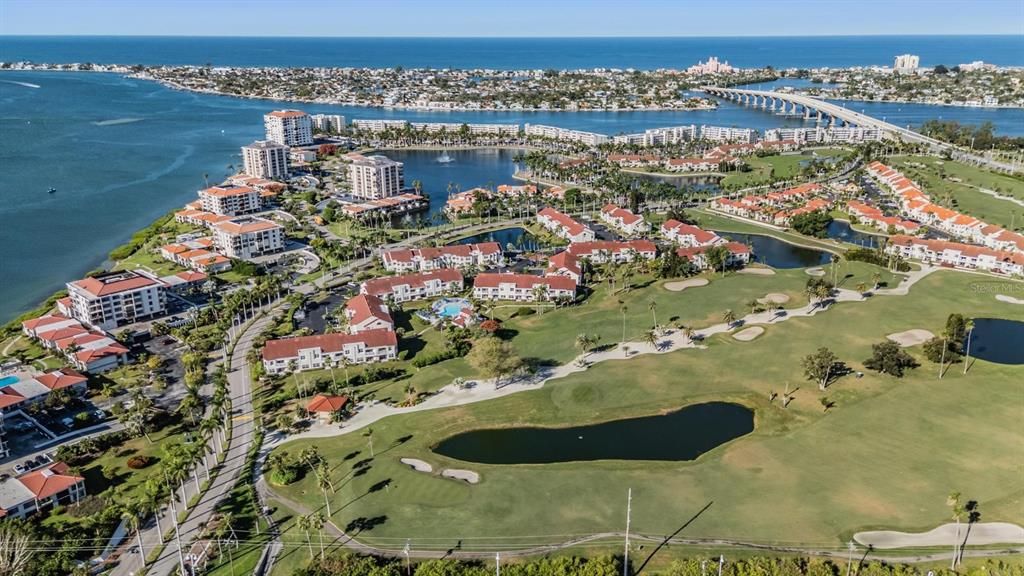 For Sale: $464,000 (2 beds, 2 baths, 945 Square Feet)