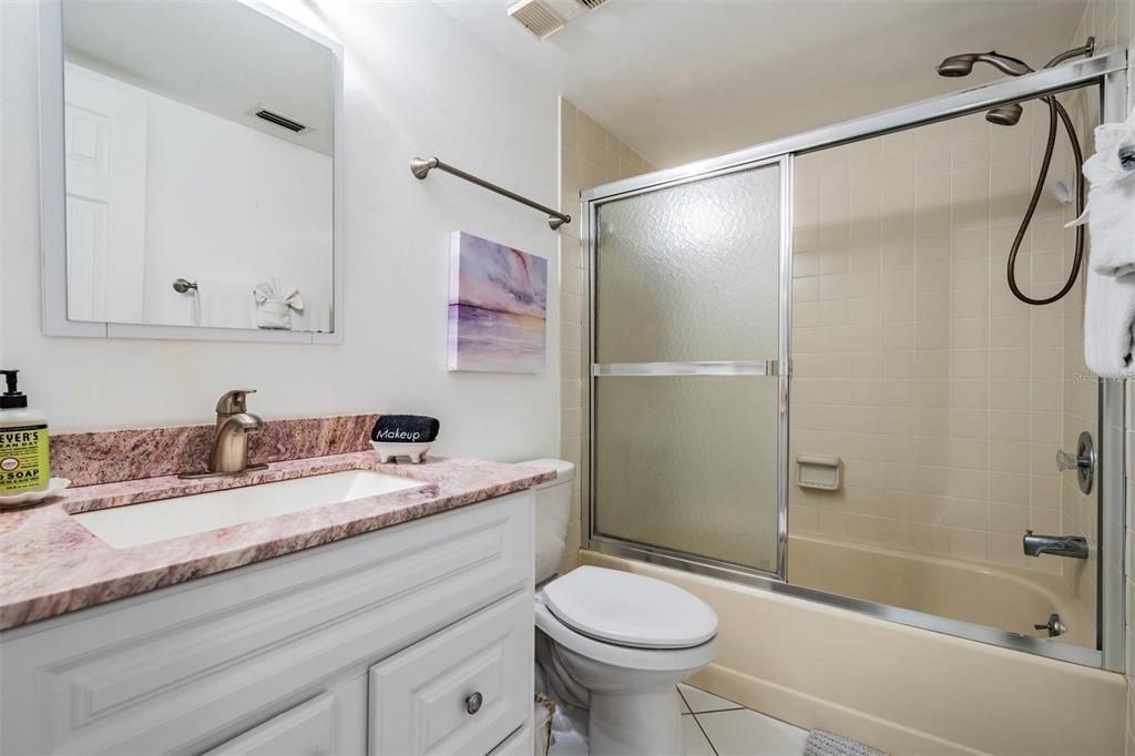 For Sale: $464,000 (2 beds, 2 baths, 945 Square Feet)