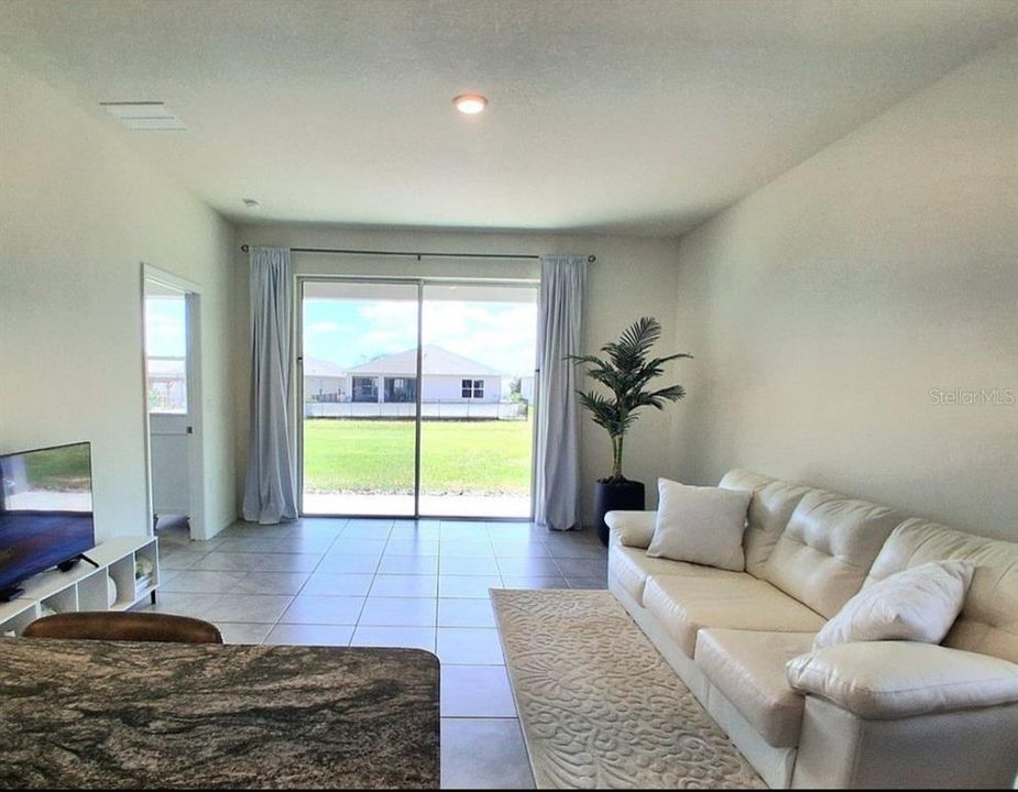 En Venta: $273,880 (3 camas, 2 baños, 1504 Pies cuadrados)