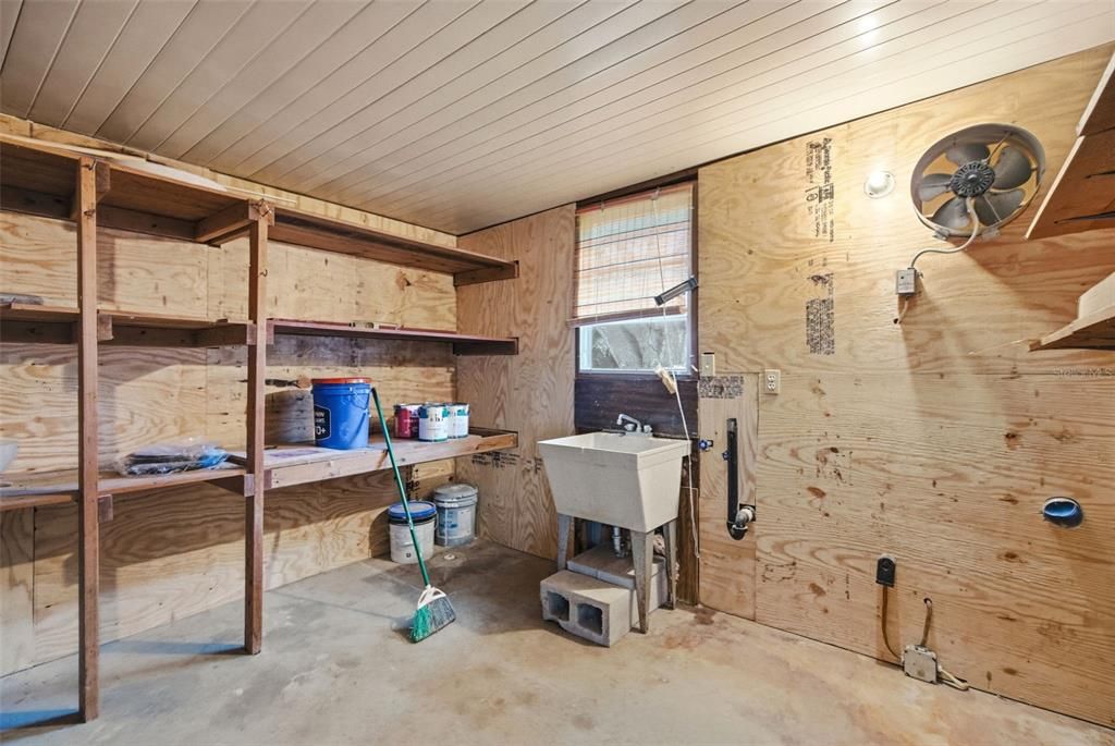 На продажу: $149,000 (2 спален, 1 ванн, 1324 Квадратных фут)