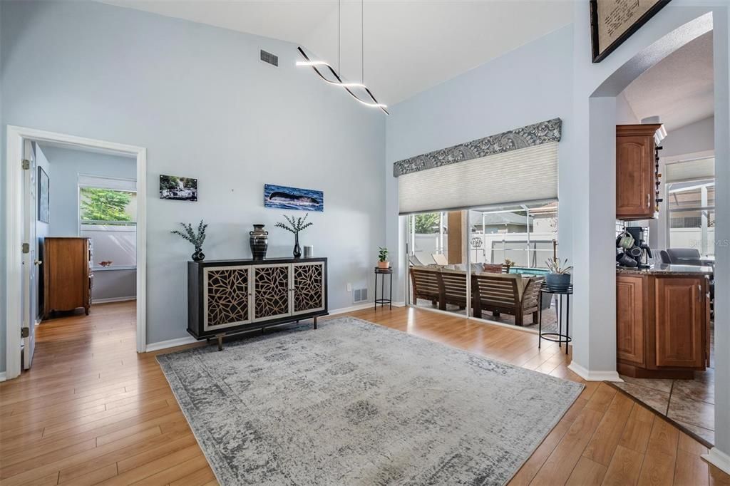 Activo con contrato: $490,000 (4 camas, 3 baños, 2082 Pies cuadrados)