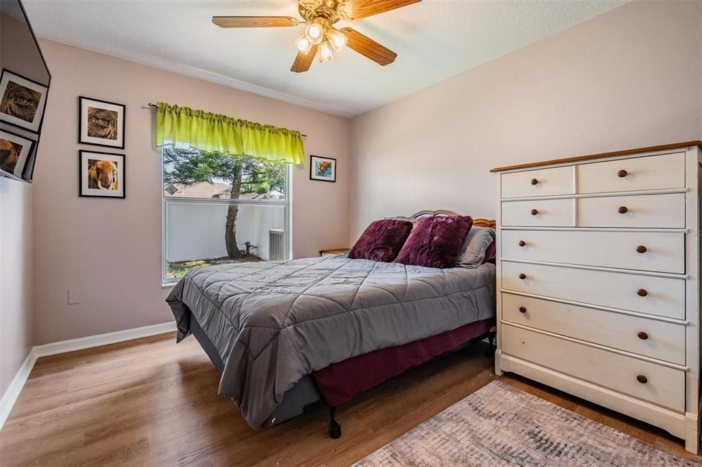 Activo con contrato: $490,000 (4 camas, 3 baños, 2082 Pies cuadrados)