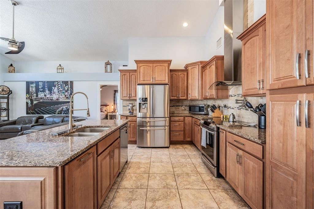 Activo con contrato: $490,000 (4 camas, 3 baños, 2082 Pies cuadrados)