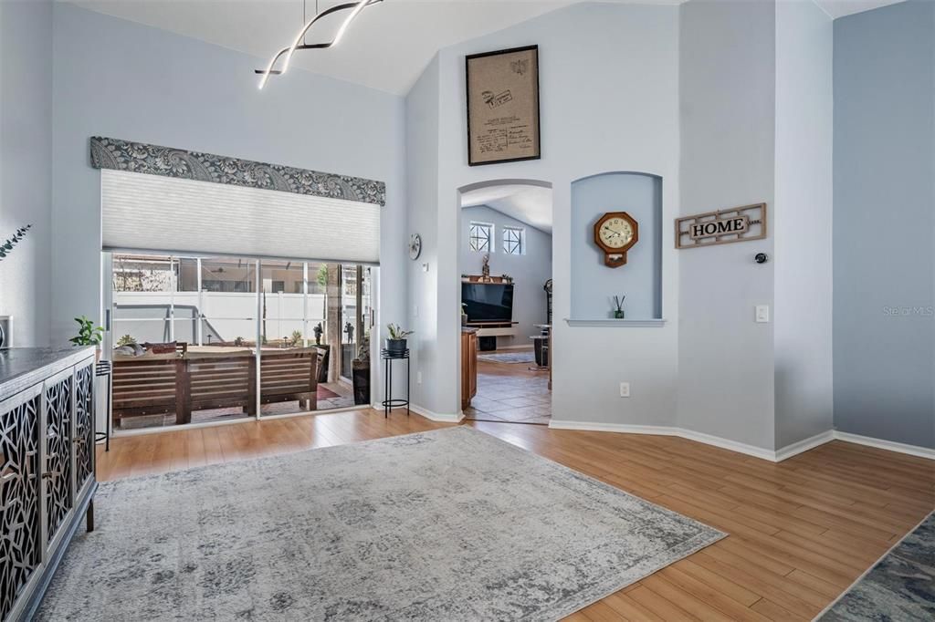 Activo con contrato: $490,000 (4 camas, 3 baños, 2082 Pies cuadrados)