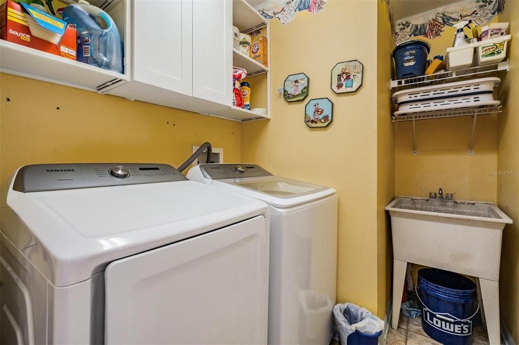 Activo con contrato: $490,000 (4 camas, 3 baños, 2082 Pies cuadrados)