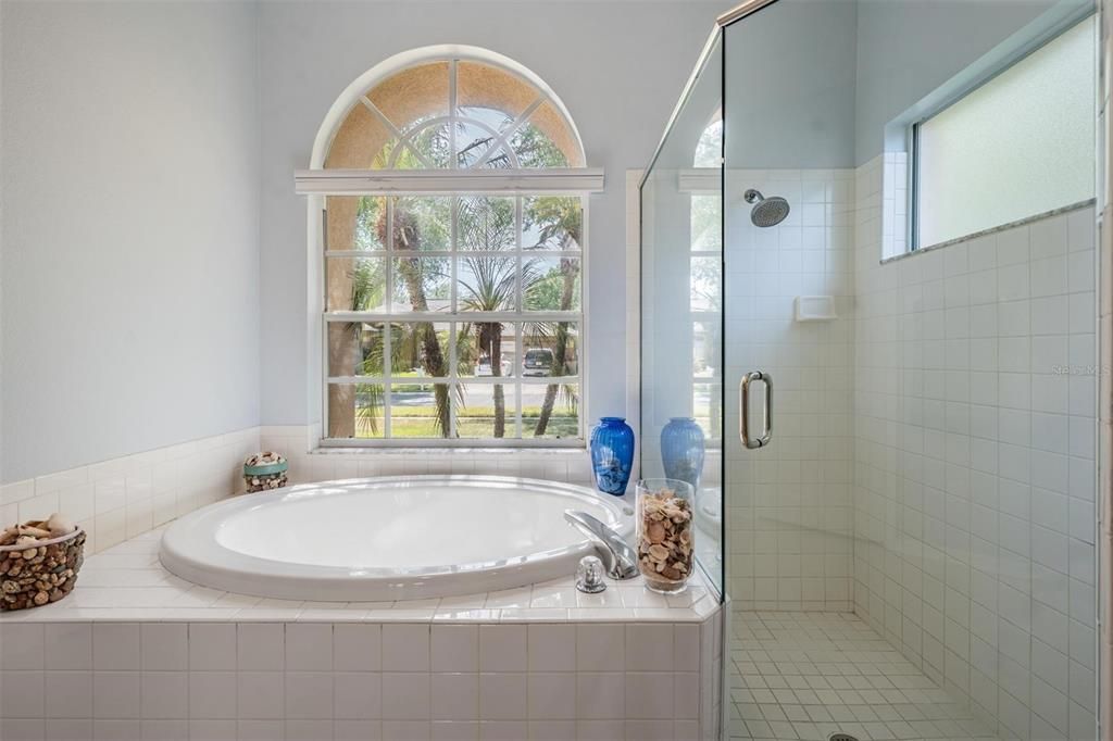Activo con contrato: $490,000 (4 camas, 3 baños, 2082 Pies cuadrados)