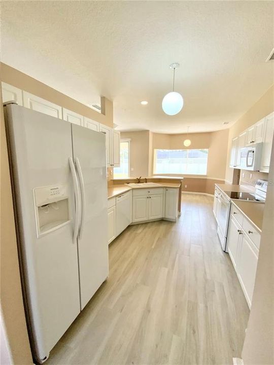 En Renta: $1,975 (3 camas, 2 baños, 1929 Pies cuadrados)