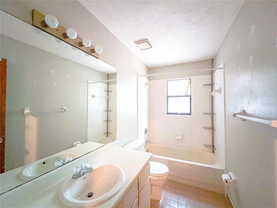 For Rent: $2,150 (3 beds, 2 baths, 1390 Square Feet)
