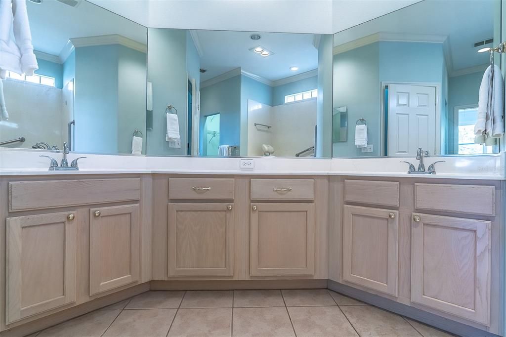 For Sale: $264,900 (3 beds, 2 baths, 1910 Square Feet)