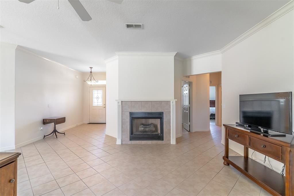 For Sale: $264,900 (3 beds, 2 baths, 1910 Square Feet)