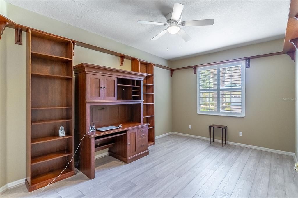 For Sale: $264,900 (3 beds, 2 baths, 1910 Square Feet)