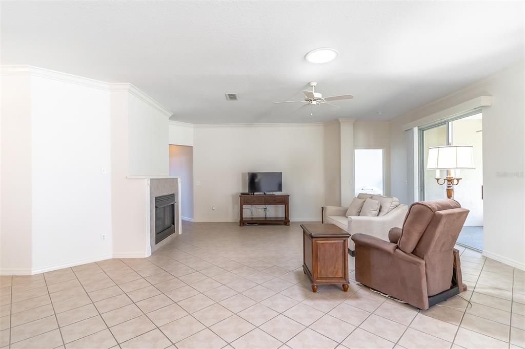 For Sale: $264,900 (3 beds, 2 baths, 1910 Square Feet)