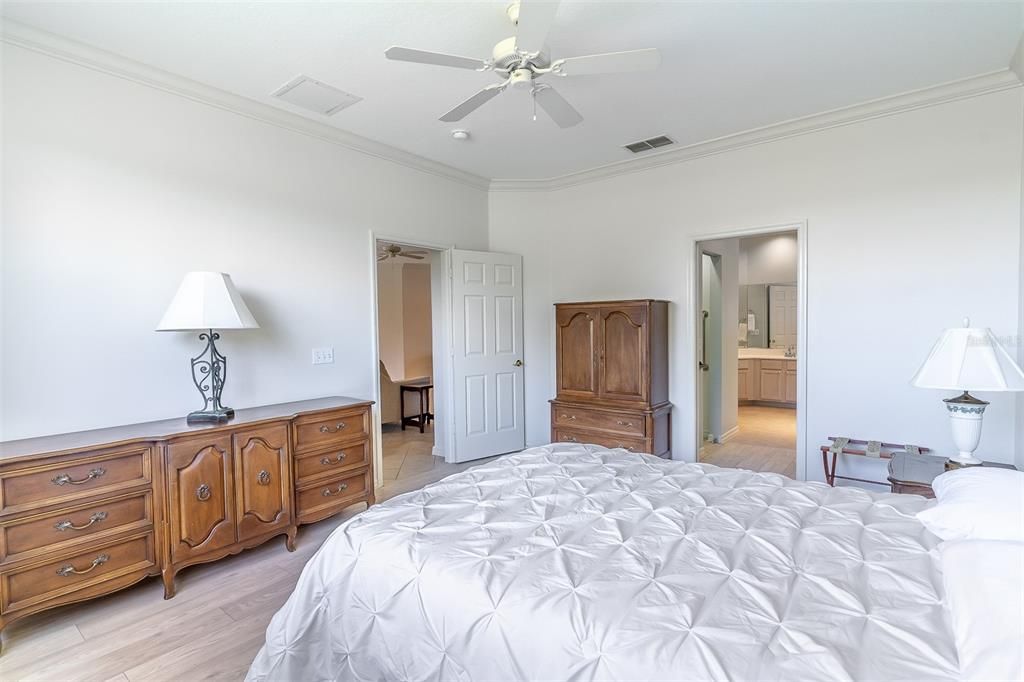 For Sale: $264,900 (3 beds, 2 baths, 1910 Square Feet)