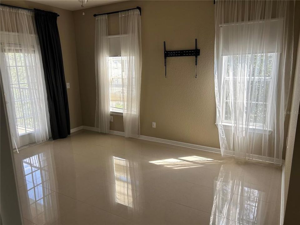 В аренду: $1,950 (2 спален, 2 ванн, 1091 Квадратных фут)
