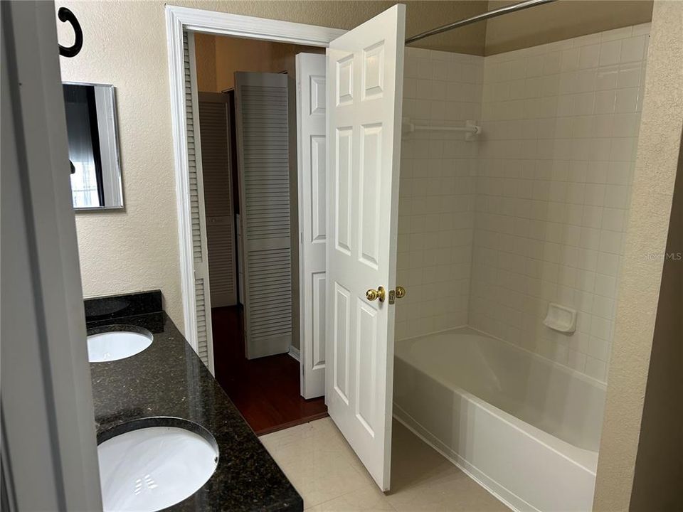 В аренду: $1,950 (2 спален, 2 ванн, 1091 Квадратных фут)