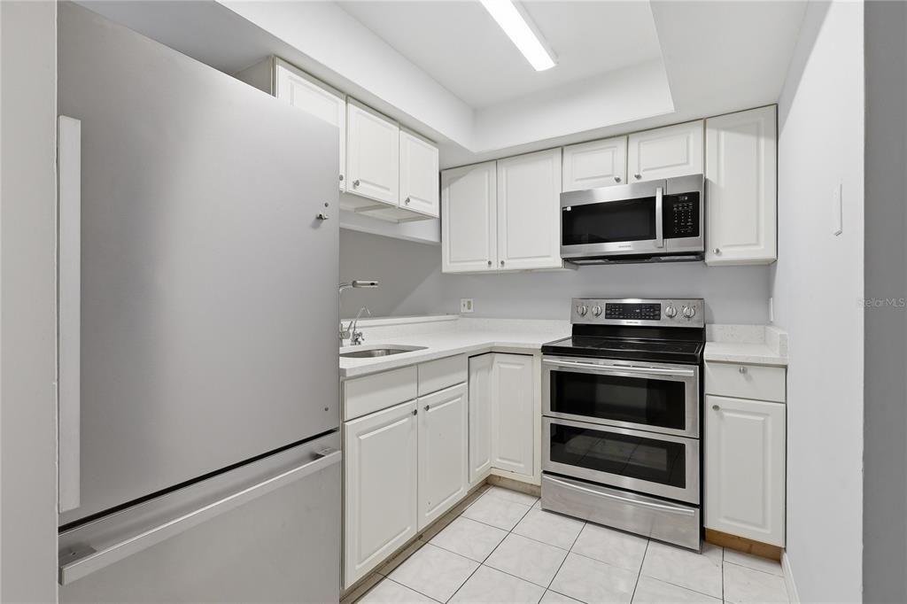 For Sale: $174,900 (1 beds, 1 baths, 680 Square Feet)