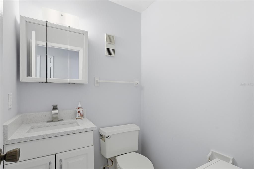 For Sale: $174,900 (1 beds, 1 baths, 680 Square Feet)