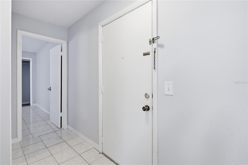 For Sale: $174,900 (1 beds, 1 baths, 680 Square Feet)