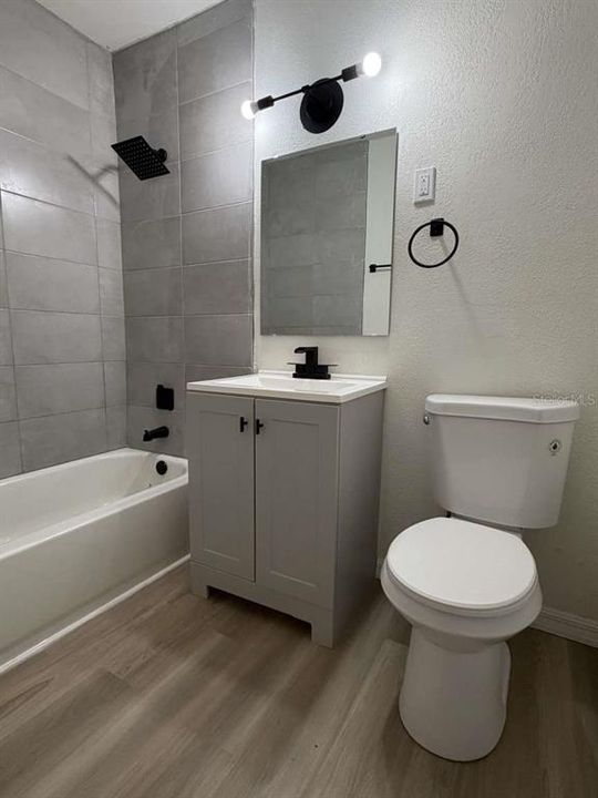 En Renta: $2,000 (4 camas, 3 baños, 1500 Pies cuadrados)