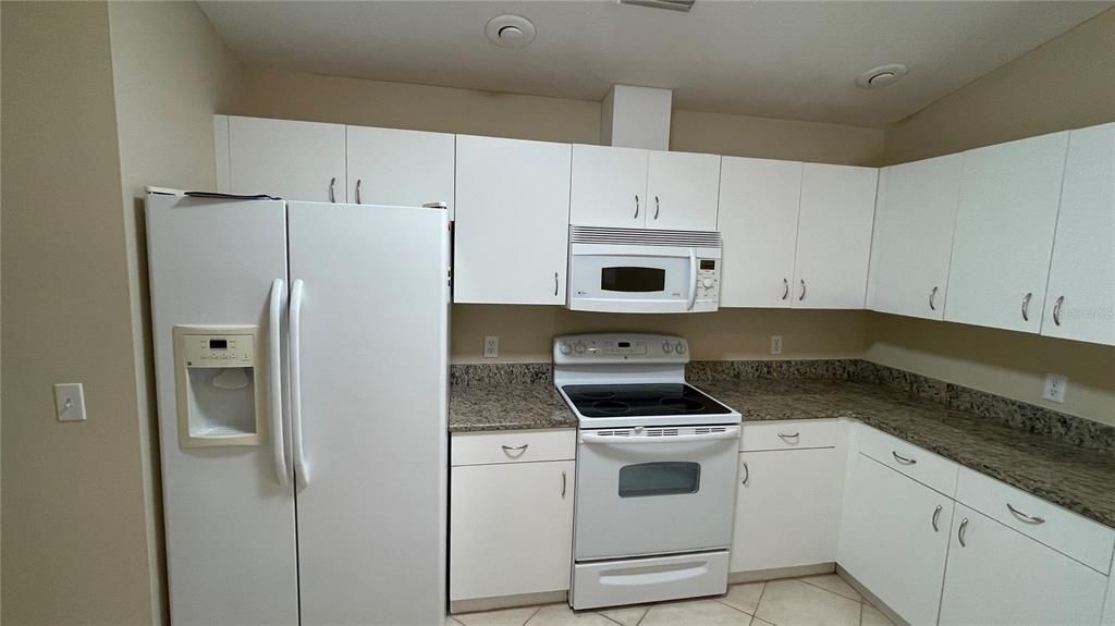 В аренду: $2,900 (2 спален, 2 ванн, 1771 Квадратных фут)