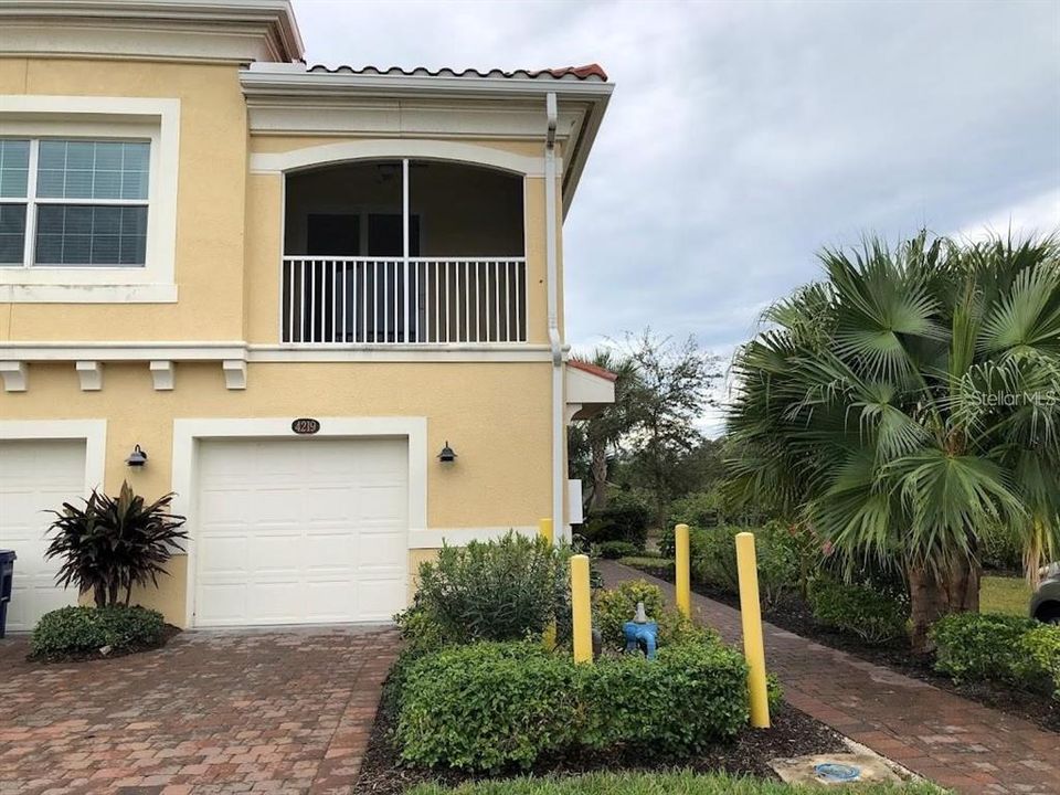 For Rent: $2,400 (2 beds, 2 baths, 1244 Square Feet)