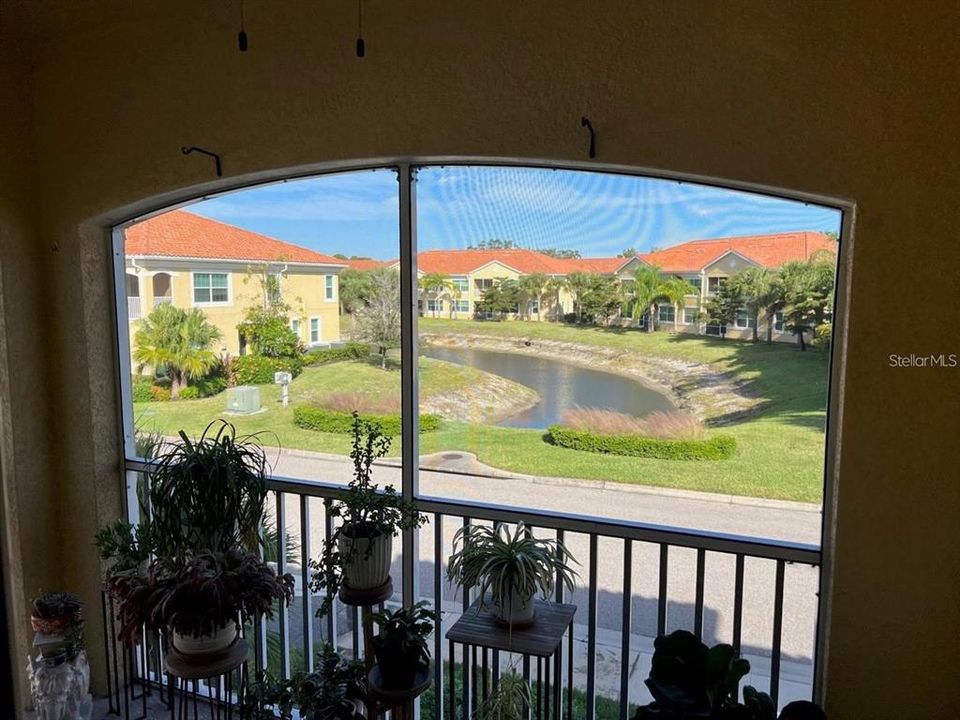 For Rent: $2,400 (2 beds, 2 baths, 1244 Square Feet)