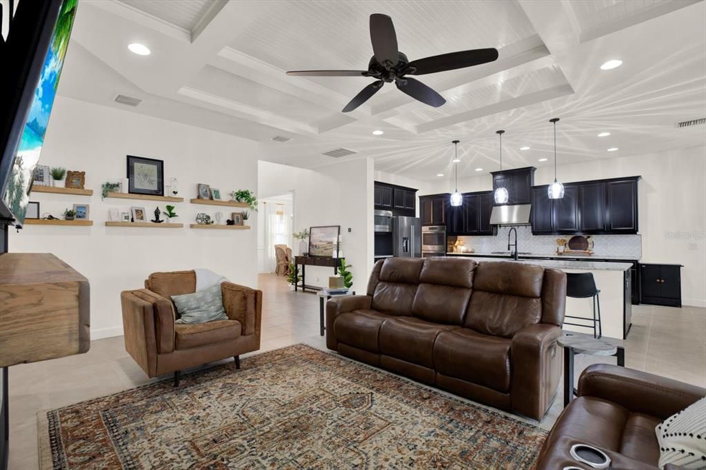 En Venta: $649,999 (4 camas, 3 baños, 3695 Pies cuadrados)