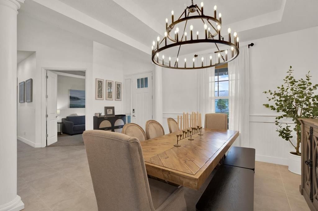 En Venta: $649,999 (4 camas, 3 baños, 3695 Pies cuadrados)