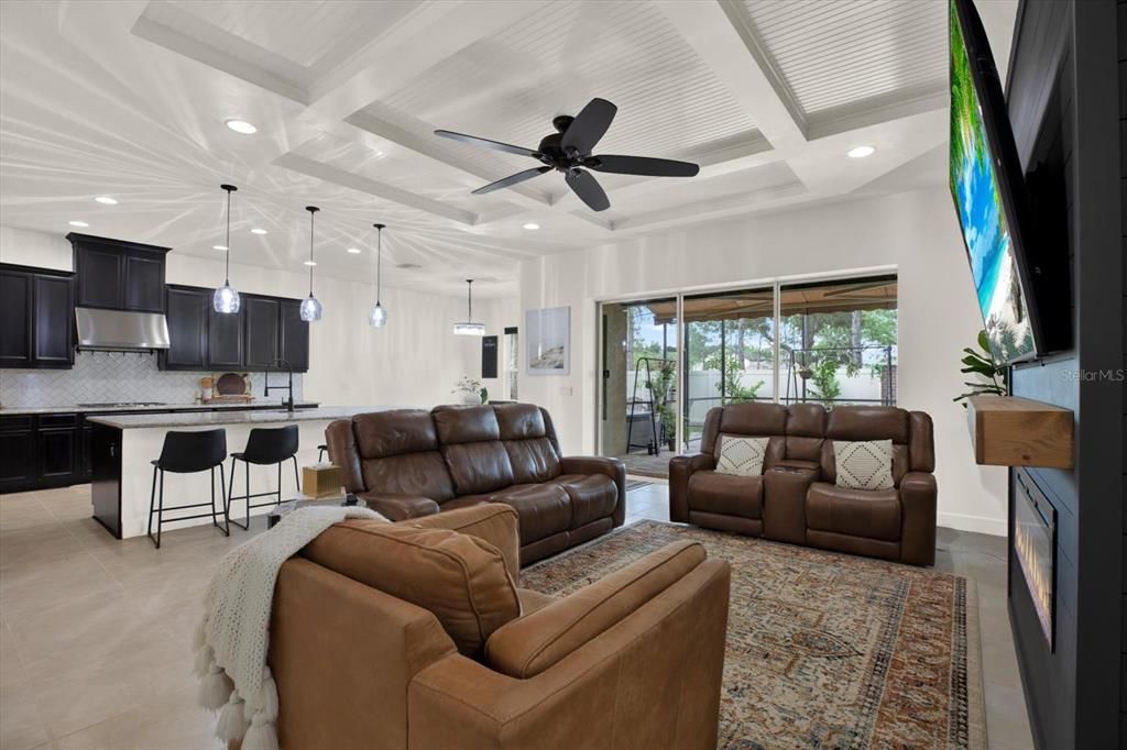 En Venta: $649,999 (4 camas, 3 baños, 3695 Pies cuadrados)