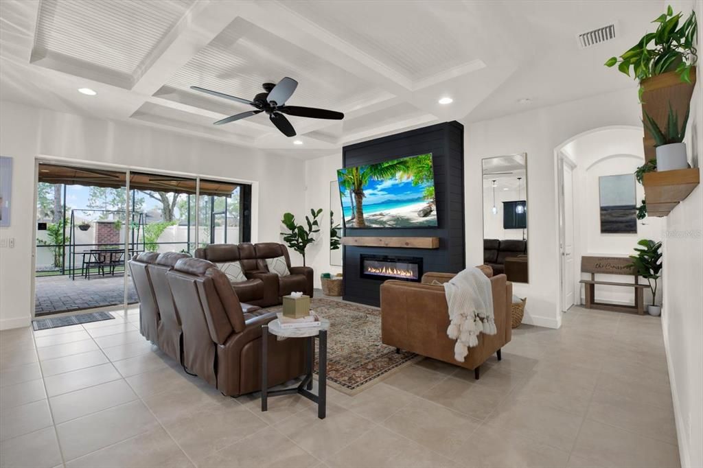 En Venta: $649,999 (4 camas, 3 baños, 3695 Pies cuadrados)