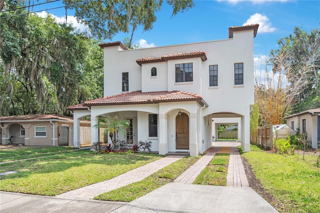 For Sale: $579,000 (3 beds, 2 baths, 1702 Square Feet)