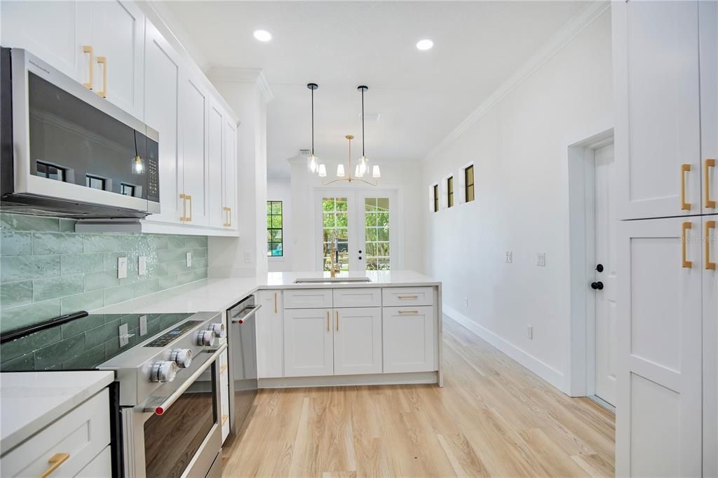 For Sale: $579,000 (3 beds, 2 baths, 1702 Square Feet)