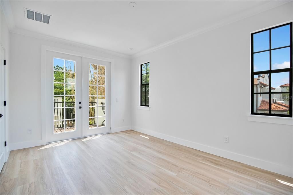 For Sale: $579,000 (3 beds, 2 baths, 1702 Square Feet)
