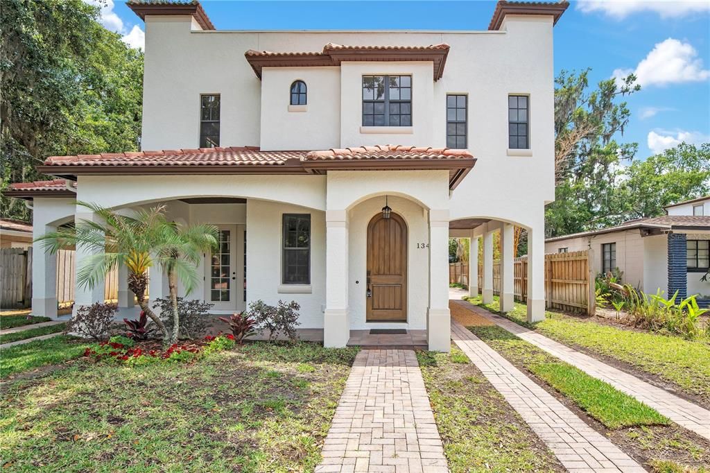 For Sale: $579,000 (3 beds, 2 baths, 1702 Square Feet)