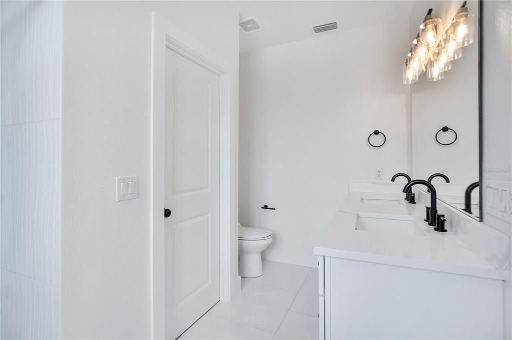 For Sale: $579,000 (3 beds, 2 baths, 1702 Square Feet)