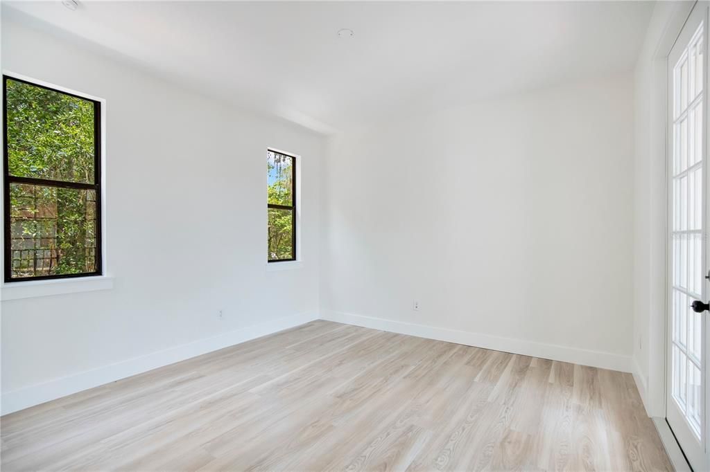 For Sale: $579,000 (3 beds, 2 baths, 1702 Square Feet)