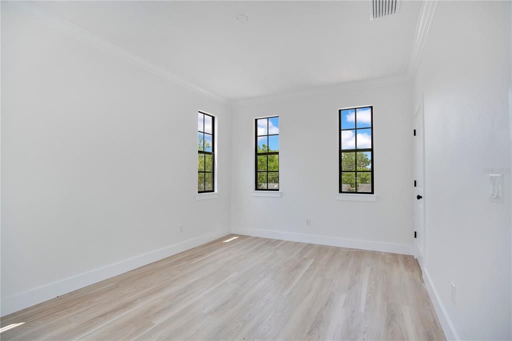 For Sale: $579,000 (3 beds, 2 baths, 1702 Square Feet)