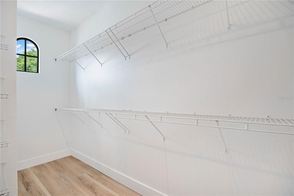 For Sale: $579,000 (3 beds, 2 baths, 1702 Square Feet)