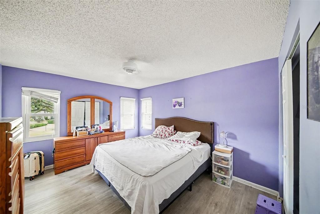 For Sale: $175,000 (2 beds, 2 baths, 1000 Square Feet)